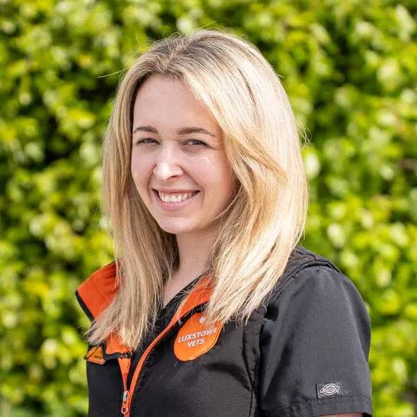 Holly Bennett - Luxstowe (Web)